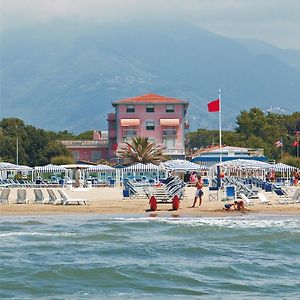 Hotel Happy Marina di Pietrasanta Exterior photo