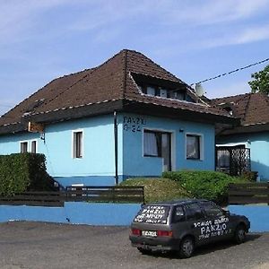 Domino Panzio Bed and Breakfast Székesfehérvár Exterior photo