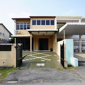 Minden Stay Gelugor Exterior photo