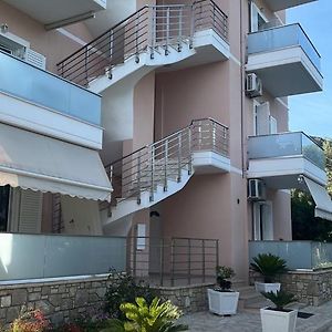 Vila Melina Aparthotel Himare Exterior photo