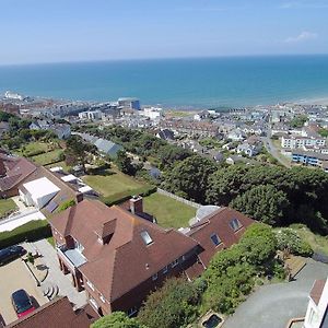 6 Bed In Westward Ho 47214 Villa Westward Ho!  Exterior photo