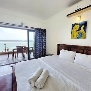 Stelliam'S Sea Facing 3Bhk Apartment In Dona Paula Panaji Exterior photo