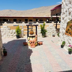 Petra Royal Ranch Bed and Breakfast Wadi Musa Exterior photo