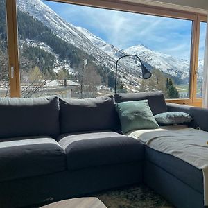 *Top* Moderne Wohnung Im Herzen Von Andermatt Exterior photo