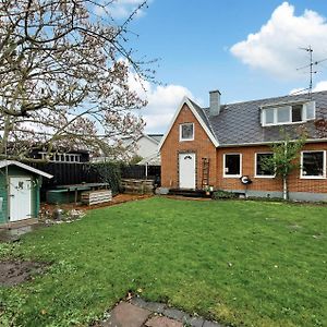 Awesome Home In Limhamn With Kitchen Malmö Exterior photo