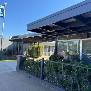 Castle Motel Bairnsdale Exterior photo