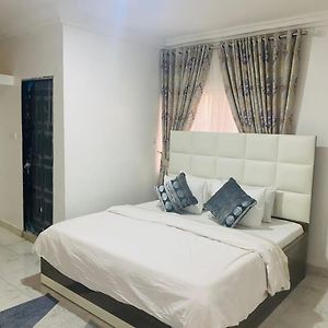 Private Room With Wifi, Stable Power, City Center Abuja Exterior photo