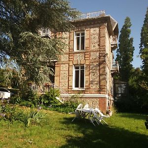 Les Roches Hotel Bolbec Exterior photo