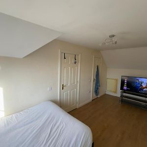 Cosy And Spacious Room Near Town Centre Bristol Exterior photo