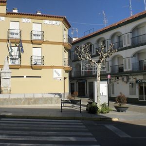 Hostal Dp El Pilar Hotel Monesterio Exterior photo