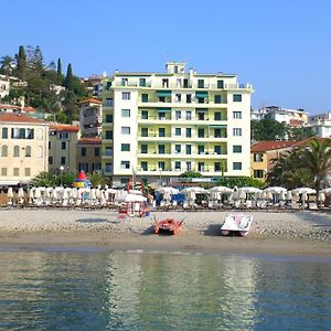 Hotel Ideal Arma di Taggia Exterior photo