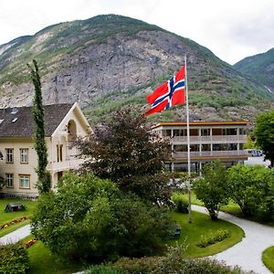 Lindstrom Hotel Lærdalsøyri Exterior photo