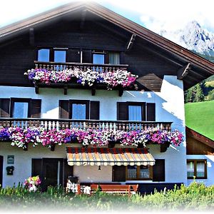 Haus Hartl Hotel Saalfelden Exterior photo