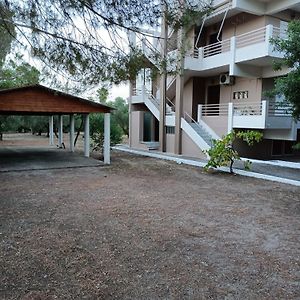 Luxurious Apartment Katakolo Beach Exterior photo