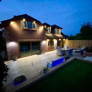 Countryside Family Home Keynsham Exterior photo