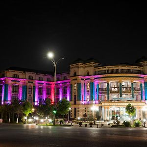 Bo'Gishamol Hotel Andizan Exterior photo