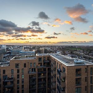 Sunset Retreat: Steps From Heathrow/Twickenham Appartement Hounslow Exterior photo