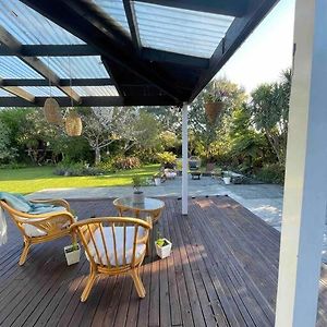 Bungalow Oasis - Huge Outdoor Space & Full Kitchen Hector Exterior photo