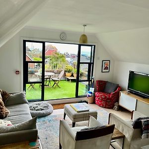 Modern, Centrally Located, Beach View Flat Appartement Pevensey Exterior photo