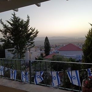 הסוויטה של דפנחי Appartement Ramat Yishay Exterior photo