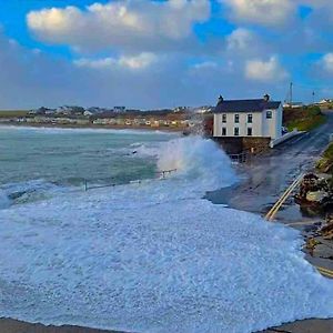 Top Floor Retreat Portmor- Sea, Beach & Balcony Appartement Slievebane Exterior photo