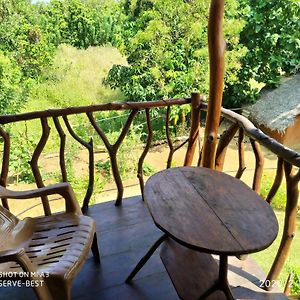 Sigiriya Rock Gate Tree House Hotel Exterior photo