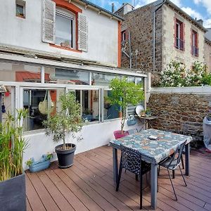 Awesome Home In Saint Brieuc With Kitchen Exterior photo