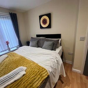 Canal Location And Quiet Space Appartement Ashton-under-Lyne Exterior photo