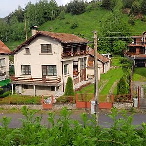 Самостоятелна Къща За Гости Рилски Кът Маджаре Hotel Exterior photo