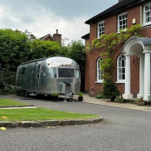 Airstream Experience Appartement Knutsford Exterior photo