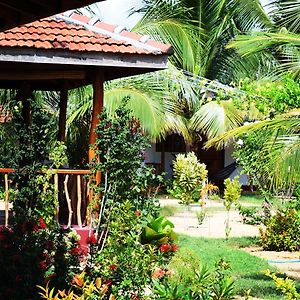 Prime Surfers Bungalow Hotel Arugam Bay Exterior photo