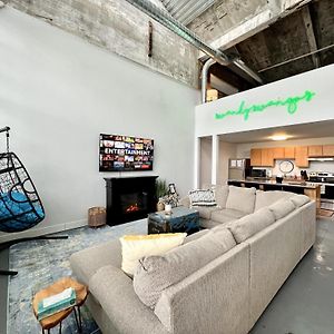 Swanky Loft At Historic Peters Cartridge Factory Appartement Maineville Exterior photo