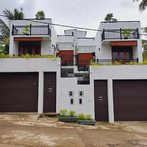 Hiru Villa Kelaniya Exterior photo