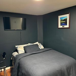 Fidelia Room C, Queen Bed Minutes From Newark Liberty International Airport And Newark Penn Station Irvington Exterior photo