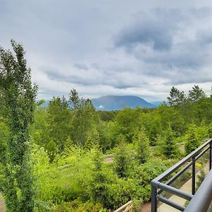 Snoqualmie Townhome With Balcony And Mountain Views! Exterior photo
