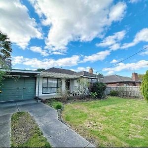 Nice 3 Bedroom House Mt Waverley Mount Waverley Exterior photo