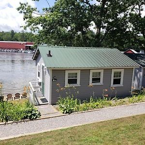 Lakefront Cottage On Beautiful Lake Winnipesaukee Laconia Exterior photo