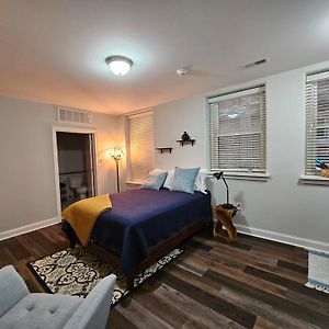 Cute + Cozy Studio At The Inman - 207 Appartement Champaign Exterior photo