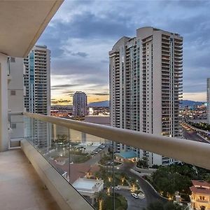 Stunning Four Bedroom Fully Professionally Remodeled Apartment Las Vegas Exterior photo