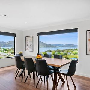 Spacious, Modern And Bright Home With Waterviews Berriedale Exterior photo