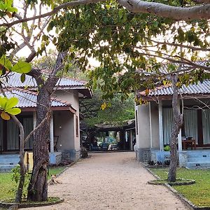 Nagenahira Beach Villa Nilaveli Exterior photo