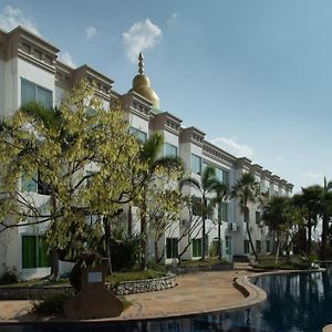 Gassan Panorama Golf Club Hotel Lamphun Exterior photo