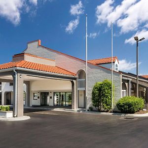 Rodeway Inn At Fort Lee Hopewell Exterior photo