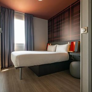 Easyhotel Paris Charles De Gaulle Villepinte Tremblay-en-France Exterior photo