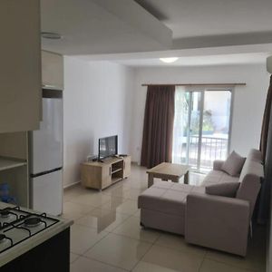 Centrally Located Apartment With Hotel-Style Privileges Famagusta  Exterior photo