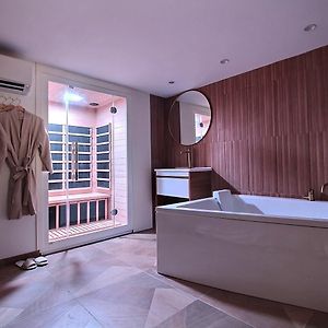 Love Room - Sauna - Baignoire Double Rijsel Exterior photo