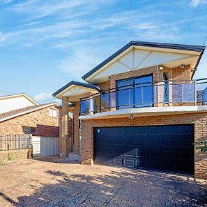 Hurstville Centre 2-Level Large House Sydney Exterior photo