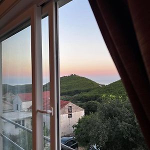 Peaceful Oasis With Sea View And Parking Spot Appartement Babino Polje Exterior photo