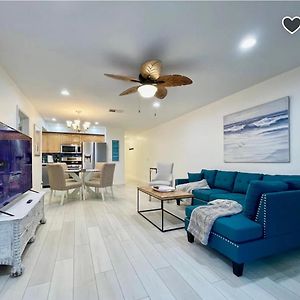 Spectacular Beach Retreat With Ocean View Appartement Port Hueneme Exterior photo