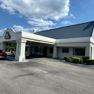 Days Inn By Wyndham Emporia Exterior photo